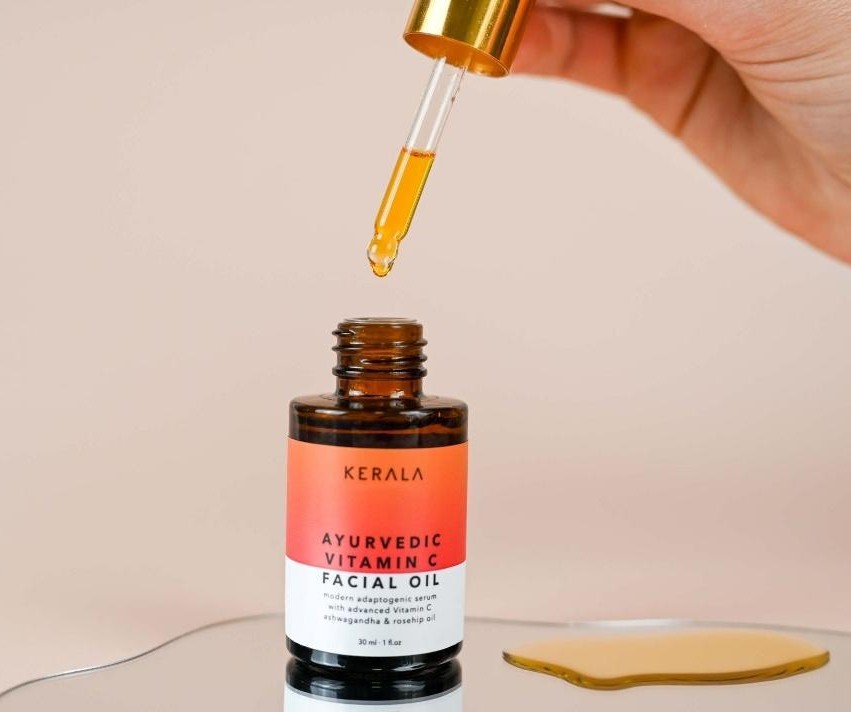 kb-review-card-851x712 Kerala Ayurvedic Vitamin C Facial Oil bottle with dropper