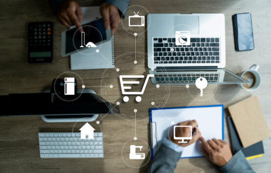 Business people use Technology E-commerce Internet Global Market